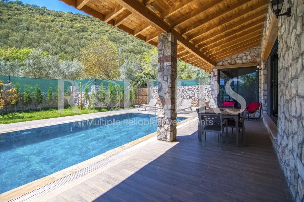 Fethiye Kayaköy'de Kiralık Muhafazakar Jakuzili 2+1 Villa ( RK - 10178 )