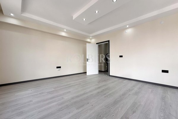Eskişehir Çamlıca Mahallesi Batıkent Sınırı Satılık 3+1 Daire ( RS - 10272 )