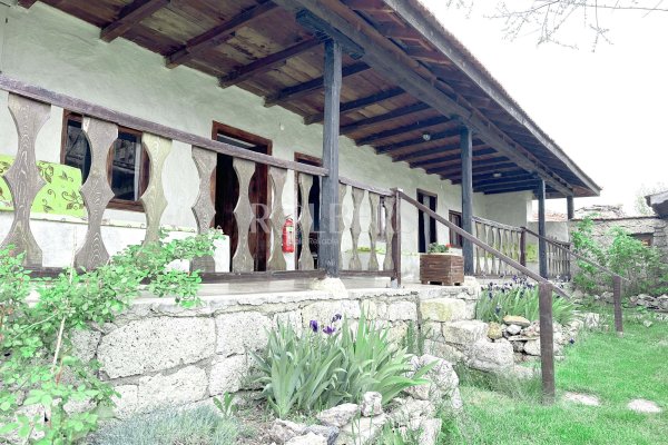 Eskişehir Seyitgazi'de Satılık 10 Odalı Butik Otel   ( RS - 10260 )