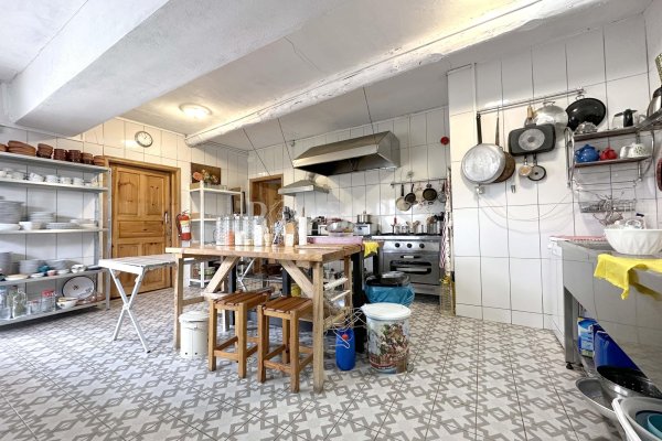 Eskişehir Seyitgazi'de Satılık 10 Odalı Butik Otel   ( RS - 10260 )