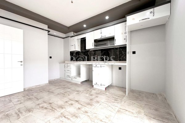 Eskişehir Çamlıca Mahallesi Ptt Yakını Satılık 3+1 Daire ( RS - 10262 )