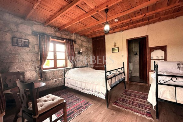 Eskişehir Seyitgazi'de Satılık 10 Odalı Butik Otel   ( RS - 10260 )