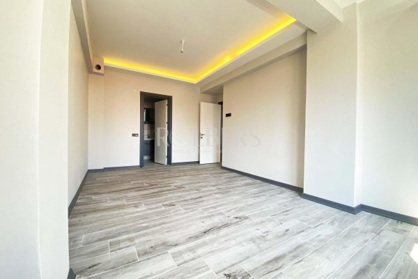 Eskişehir Çamlıca Behçet Necatigil Caddesi'nde 3+1 Satılık Daire ( RS - 10214 )