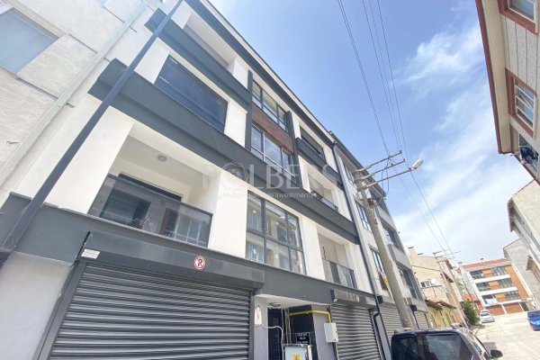 Eskişehir Çamlıca Mahallesi Fırsat 1+1 Geniş Daire ( RS - 10246 )