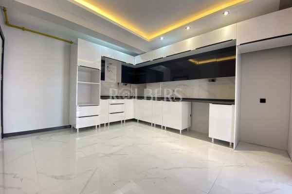 Eskişehir Çamlıca Behçet Necatigil Caddesi'nde 3+1 Satılık Daire ( RS - 10214 )