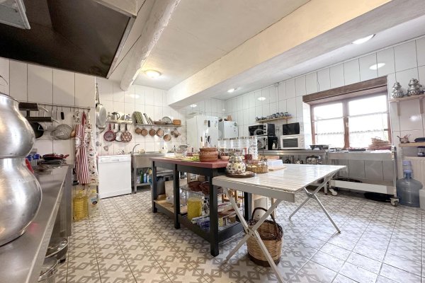 Eskişehir Seyitgazi'de Satılık 10 Odalı Butik Otel   ( RS - 10260 )