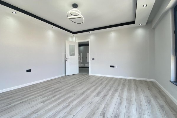 Eskişehir Çamlıca Mahallesi Lüks Özel Garajlı Satılık 3+1 Daire ( RS - 10200 )