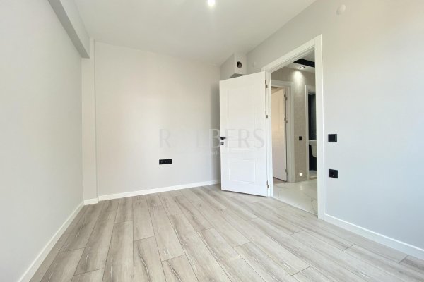 Eskişehir Çamlıca Mahallesi Lüks Özel Garajlı Satılık 3+1 Daire ( RS - 10200 )