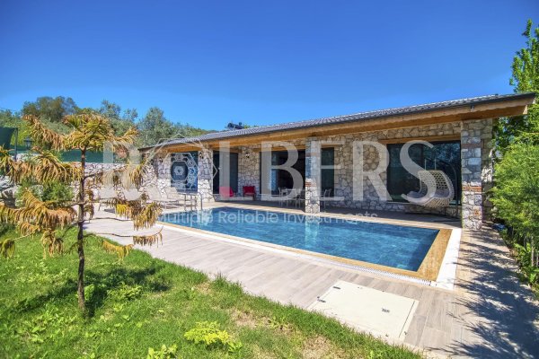 Fethiye Kayaköy'de Kiralık Muhafazakar Jakuzili 2+1 Villa ( RK - 10178 )