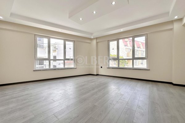 Eskişehir Çamlıca Mahallesi Batıkent Sınırı Satılık 3+1 Daire ( RS - 10272 )