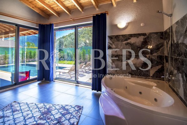 Fethiye Kayaköy'de Kiralık Muhafazakar Jakuzili 2+1 Villa ( RK - 10198 )