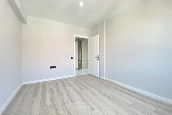 Eskişehir Çamlıca Mahallesi Lüks Özel Garajlı Satılık 3+1 Daire ( RS - 10200 )